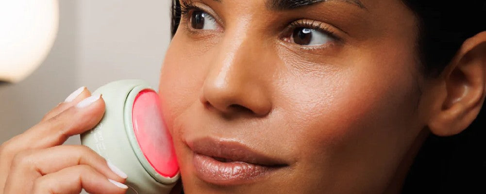 Hvilke serum passer best med LED-lys hudpleie hjemme?