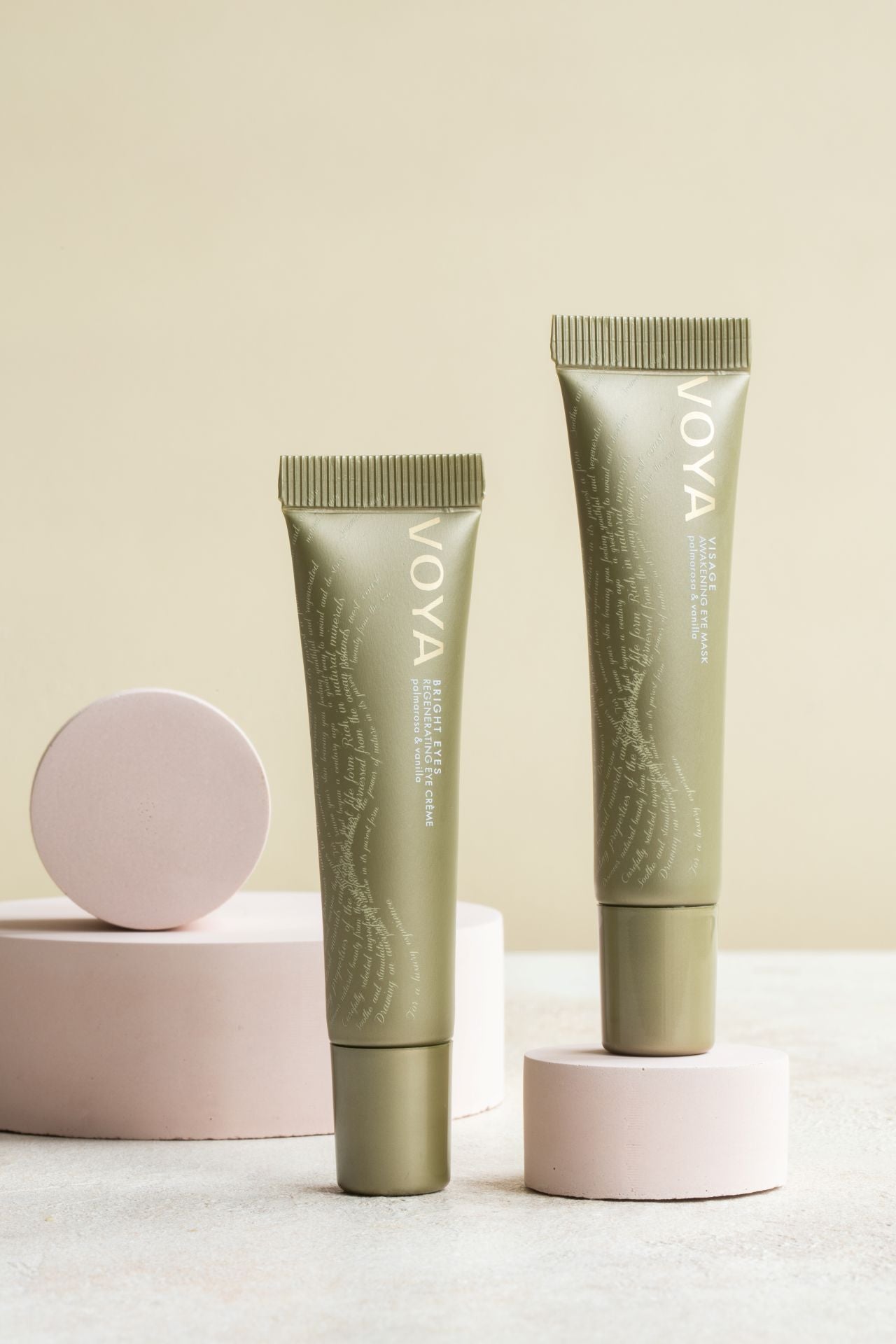 VOYA Visage økologisk øyemaske – strammer, fukter og revitaliserer huden rundt øynene mens du sover. Pro-ageing og beroligende formel.
