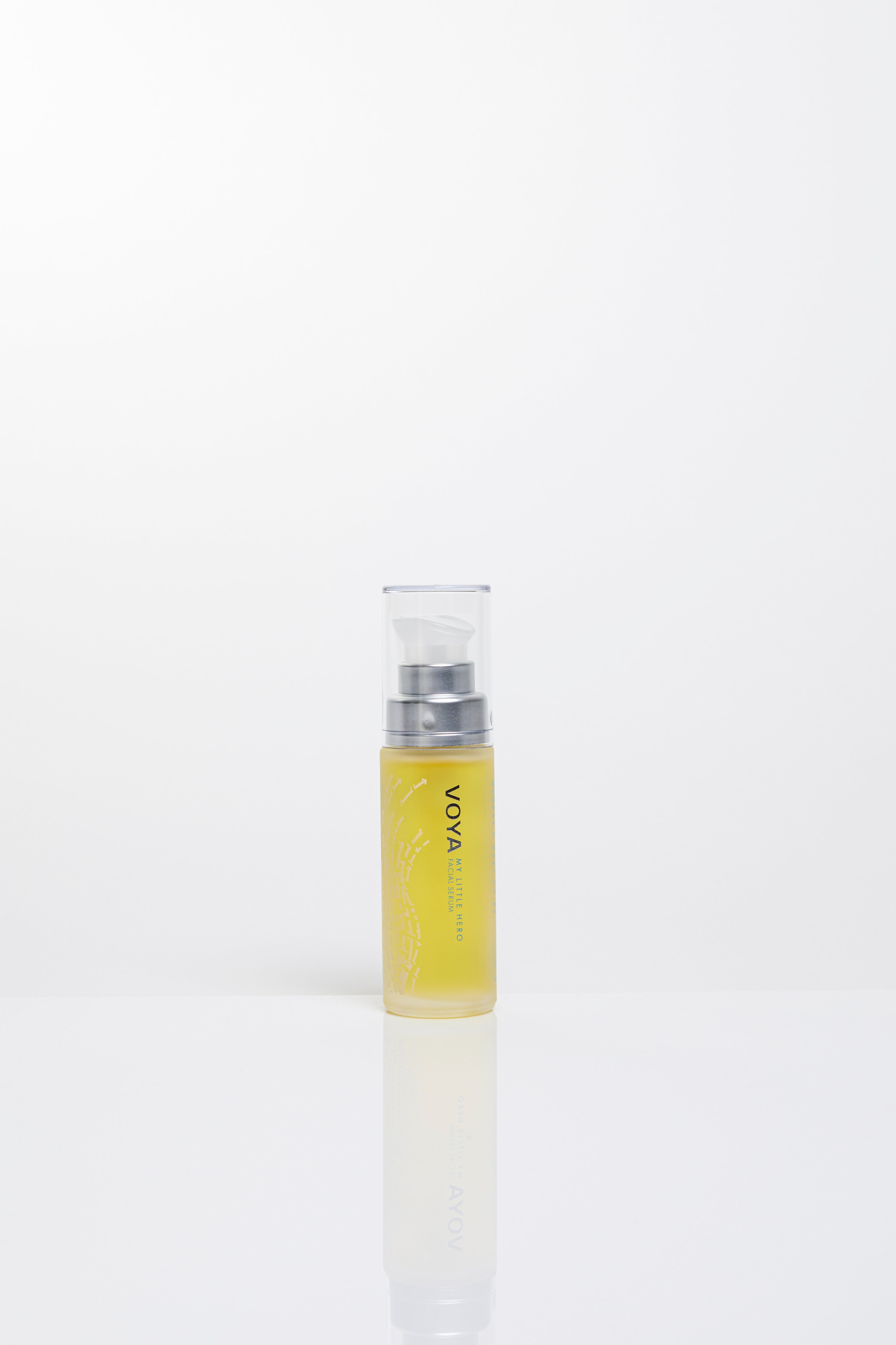 Fuktgivende og oppstrammende serum for moden hud – med alger og botaniske oljer