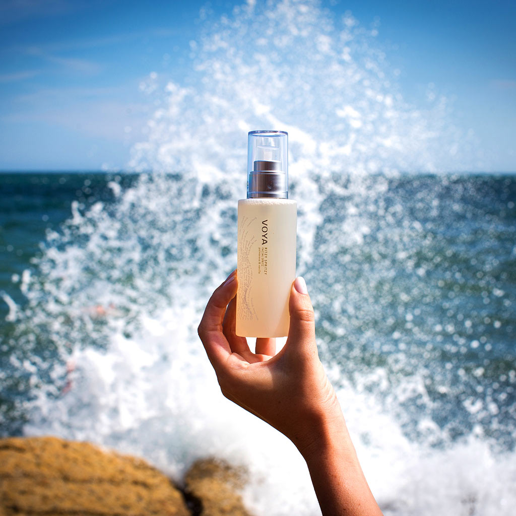 VOYA Ritzy Spritzy fuktspray – perfekt å bruke på reise eller varme sommerdager
