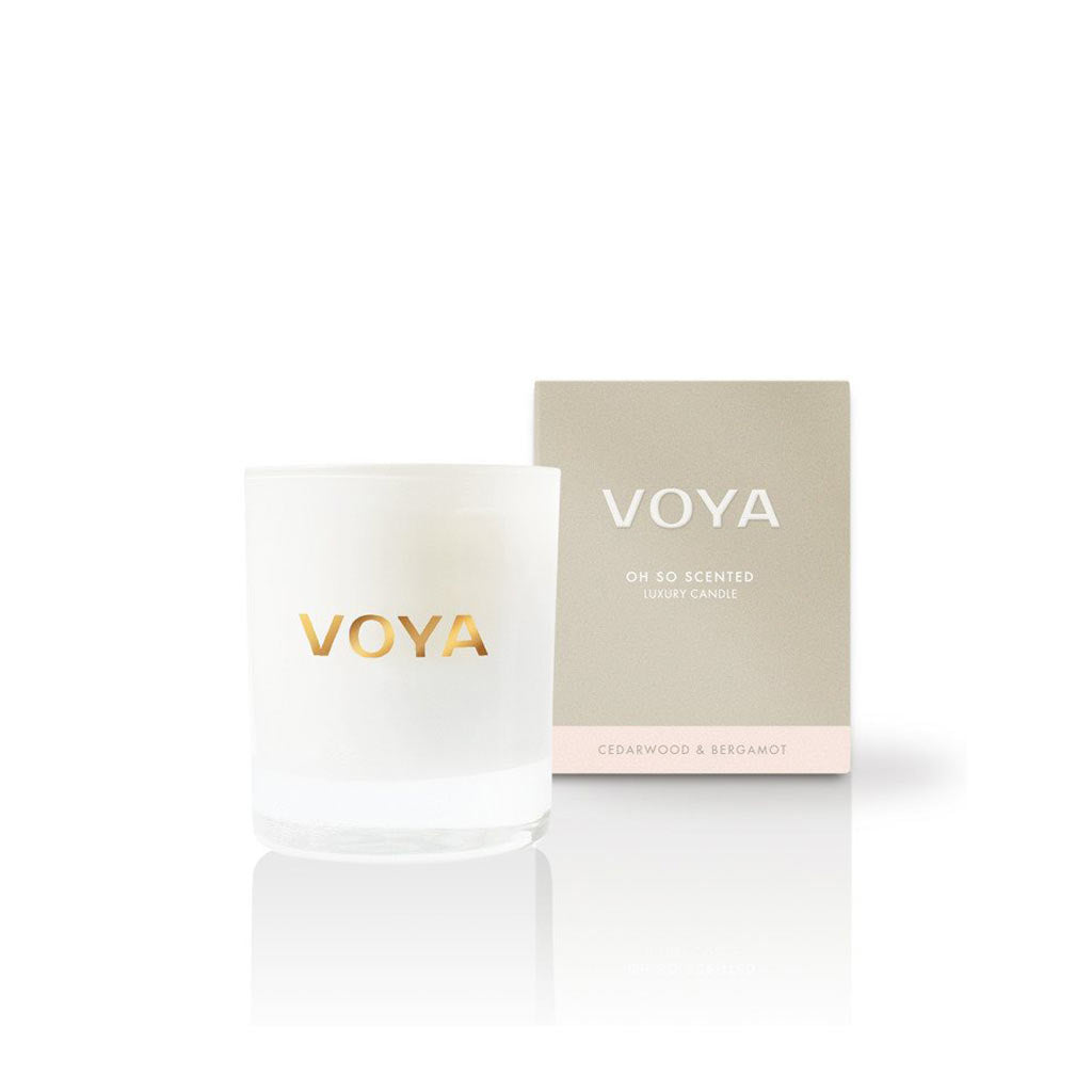 Voya duftlys sedertre og bergamott